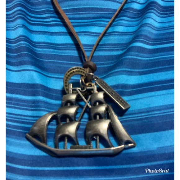 Necklace & Pendants Creative Sailing Ship Boat - Picture 2 of 7